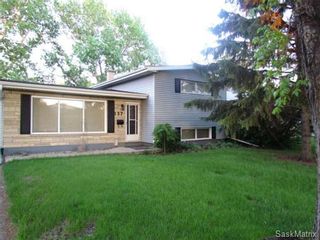 Photo 1: 137 RIDDELL Crescent in Regina: Whitmore Park Single Family Dwelling for sale (Regina Area 05)  : MLS®# 500590