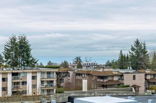 Photo 37: 402 15111 RUSSELL Avenue: White Rock Condo for sale in "Pacific Terrace" (South Surrey White Rock)  : MLS®# R2757405