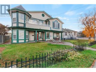 Photo 1: 292 DOUGLAS Avenue Unit# 101 in Penticton: House for sale : MLS®# 10307099