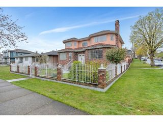 Photo 4: 2806 E 3RD Avenue in Vancouver: Renfrew VE House for sale (Vancouver East)  : MLS®# R2682202