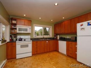 Photo 5: 843 Tulip Ave in VICTORIA: SW Marigold House for sale (Saanich West)  : MLS®# 554188