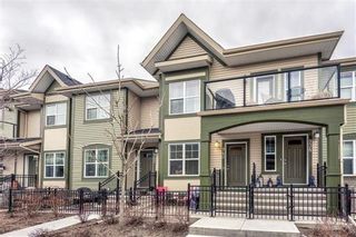 Photo 1: 940 MCKENZIE TOWNE Manor SE in Calgary: McKenzie Towne Row/Townhouse for sale : MLS®# C4238872