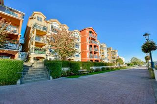 Photo 1: 124 3 RIALTO COURT in New Westminster: Quay Condo for sale : MLS®# R2117666