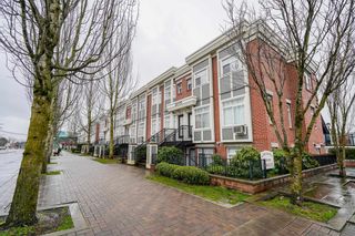 Photo 2: 174 20170 FRASER Highway in Langley: Langley City Condo for sale in "PADDINGTON STATION" : MLS®# R2663331