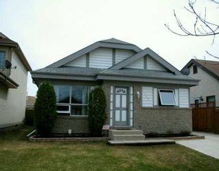 Photo 1: 107 PINETREE Crescent in WINNIPEG: West Kildonan / Garden City Single Family Detached for sale (North West Winnipeg)  : MLS®# 2706023