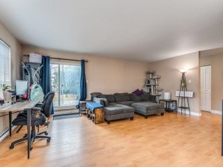 Photo 3: 111 33870 FERN Street in Abbotsford: Central Abbotsford Condo for sale in "Fernwood Manor" : MLS®# R2848848