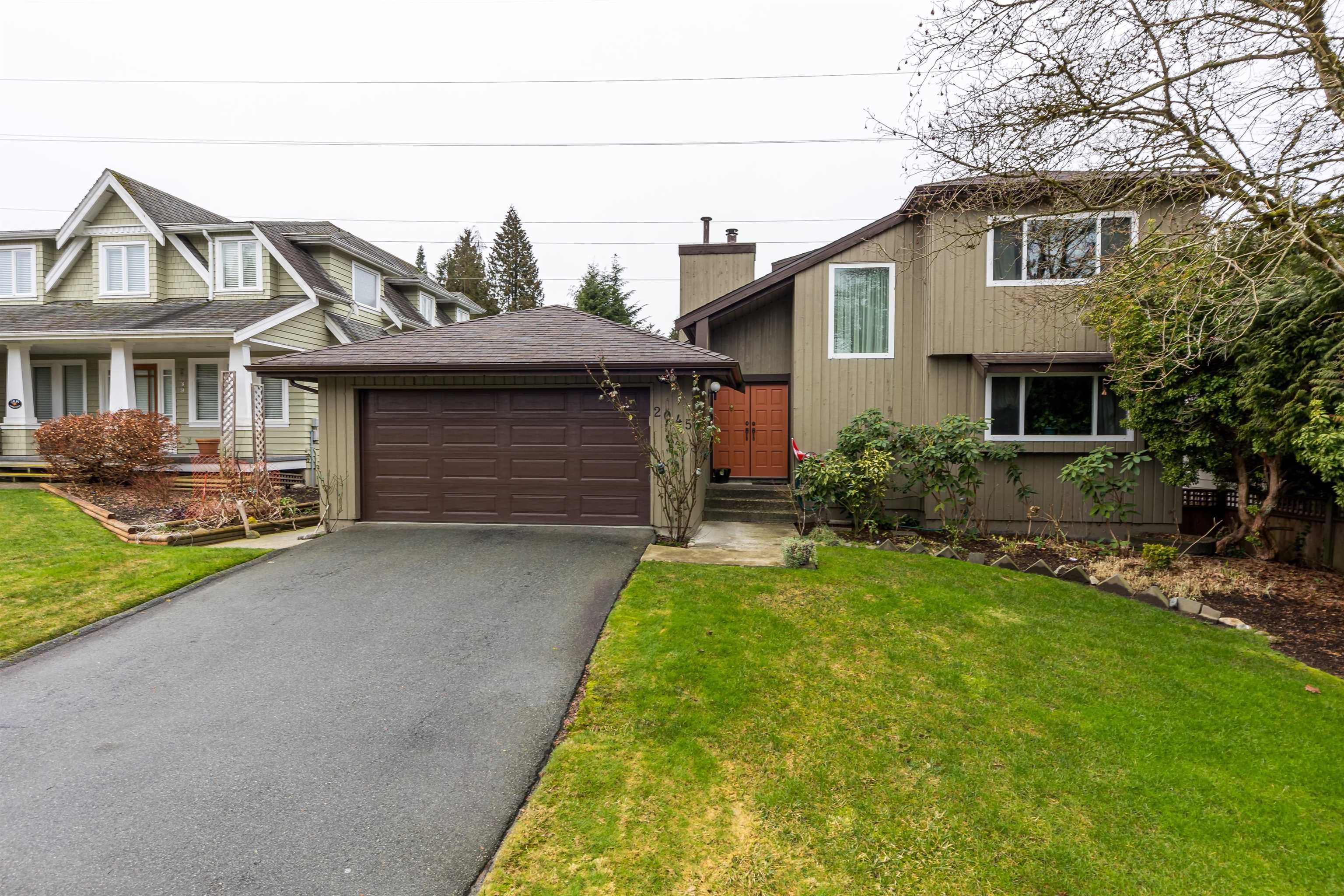 Main Photo: 2045 KIRKSTONE Road in North Vancouver: Westlynn House for sale : MLS®# R2753987