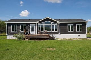 Photo 1: 43072 302 Highway in Ste Anne Rm: R05 Residential for sale : MLS®# 202220262