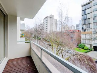 Photo 6: 303 1967 BARCLAY Street in Vancouver: West End VW Condo for sale in "THE PALASADES" (Vancouver West)  : MLS®# R2244840
