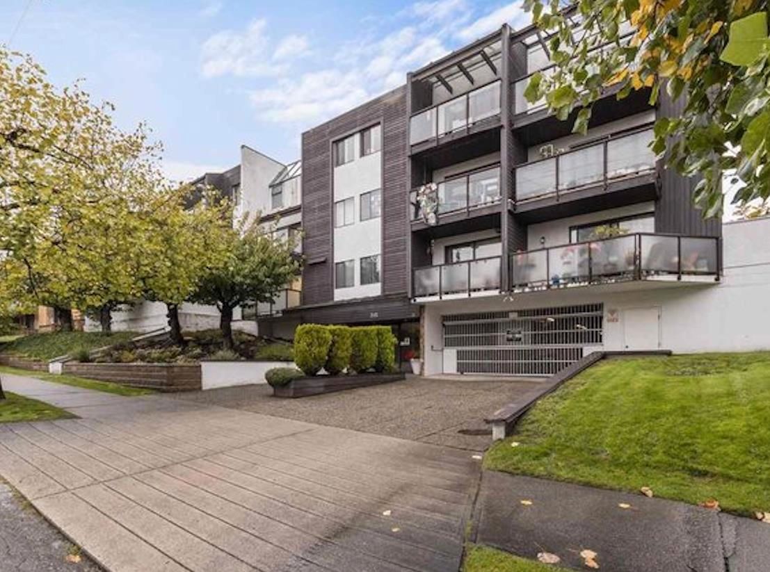 Main Photo: 301 315 TENTH Street in New Westminster: Uptown NW Condo for sale in "SPRINBOK COURT" : MLS®# R2691563