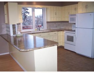 Photo 5: 5411 54 Street NE in CALGARY: Falconridge Residential Detached Single Family for sale (Calgary)  : MLS®# C3360049