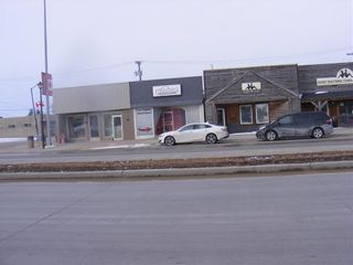 Photo 3: 137 Main Street North in Morris: R17 Industrial / Commercial / Investment for sale : MLS®# 202221759