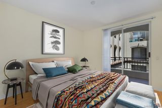 Photo 7: LA JOLLA Condo for sale : 1 bedrooms : 9253 Regents Rd #A302