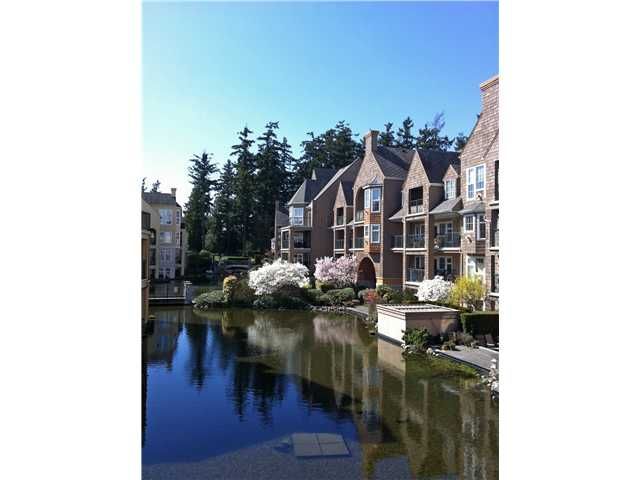 Main Photo: 303 1363 56TH Street in Tsawwassen: Cliff Drive Condo for sale in "WINDSOR WOODS" : MLS®# V922513