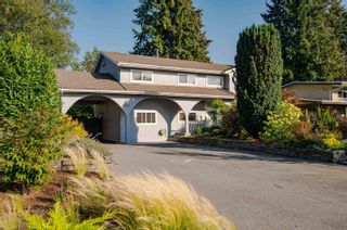 Photo 3: 563 LAURENTIAN Crescent in Coquitlam: Central Coquitlam House for sale : MLS®# R2728243