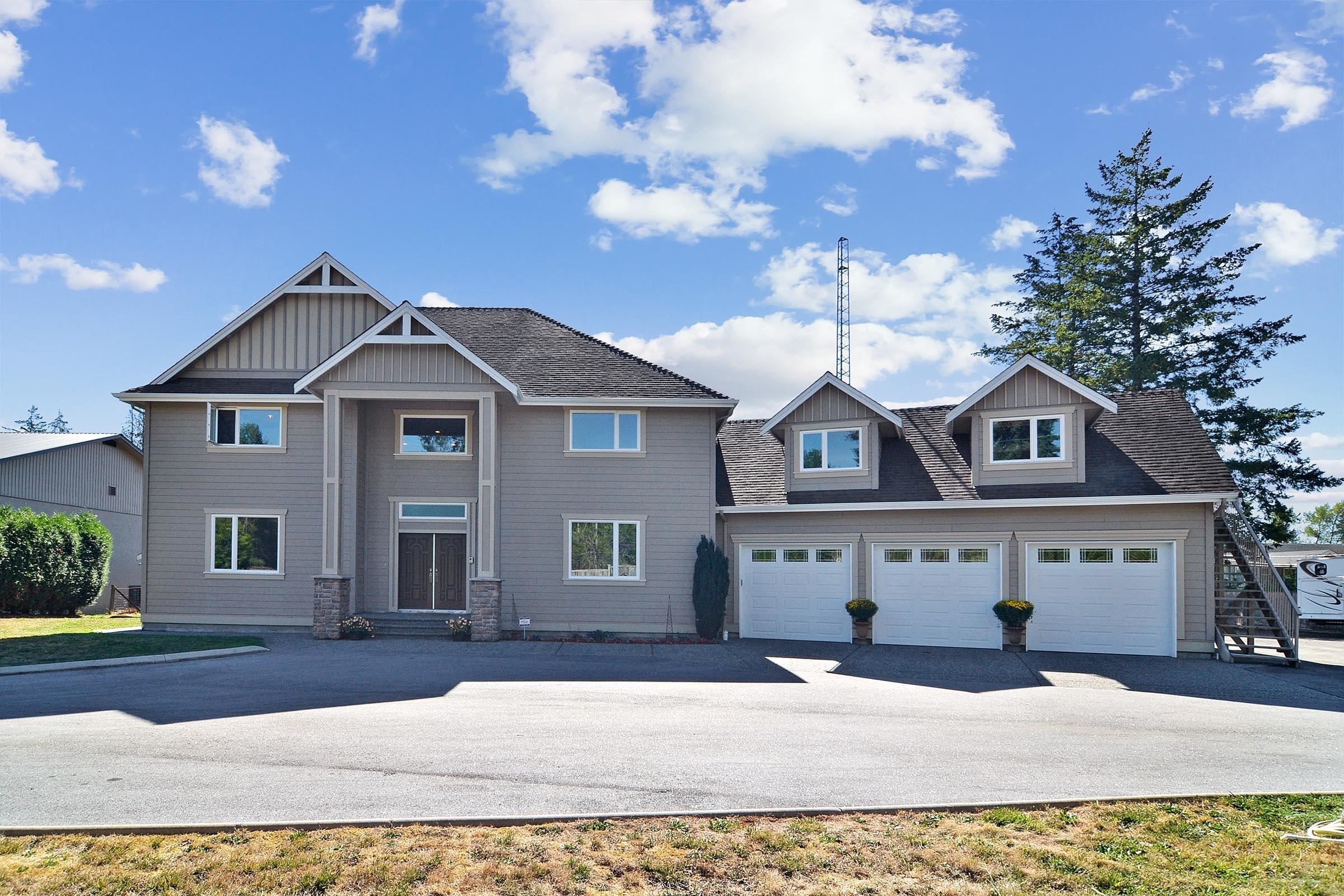 Main Photo: 25058 32 Avenue in Langley: Otter District House for sale in "South Otter District" : MLS®# R2751507