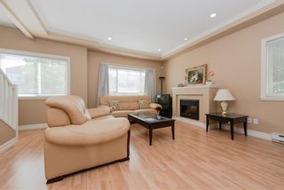 Photo 3: 3 7531 ST. ALBANS Road in Richmond: Brighouse South Townhouse for sale in "Krystal" : MLS®# R2392829