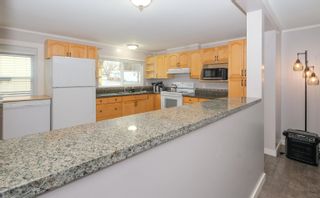 Photo 6: 18 8220 KING GEORGE Boulevard in Surrey: Bear Creek Green Timbers Manufactured Home for sale : MLS®# R2855627