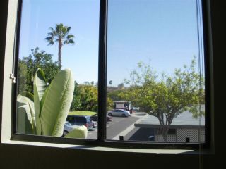 Photo 4: RANCHO PENASQUITOS Condo for sale : 3 bedrooms : 9380 Twin Trails Dr #204 in San Diego