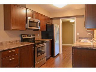 Photo 3: 2 2957 oxford Street in port coquitlam: Townhouse for sale (Port Coquitlam)  : MLS®# V1036350