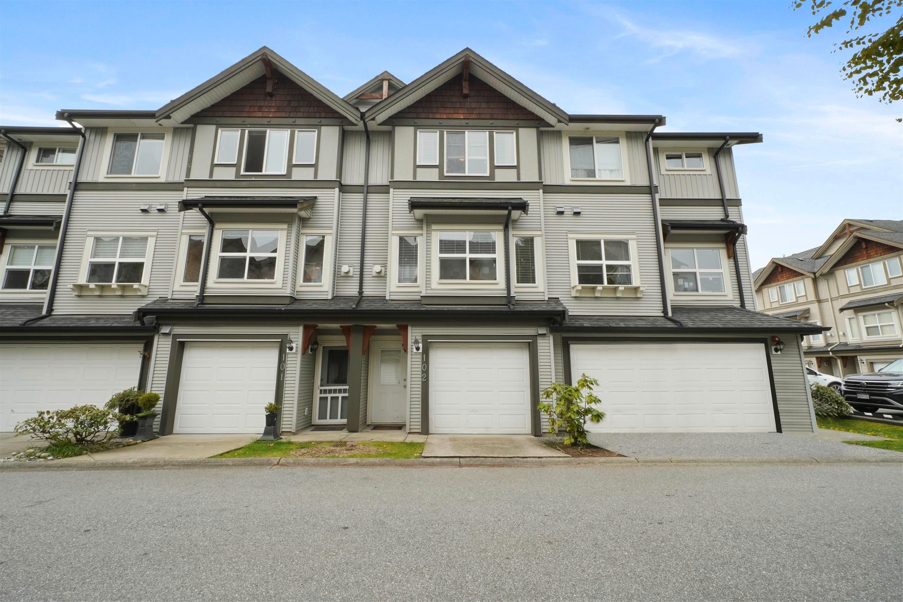 Main Photo: 102 1055 RIVERWOOD Gate in Port Coquitlam: Riverwood Townhouse for sale in "Mountain View Estates" : MLS®# R2774019