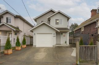 Main Photo: 1161 Balmoral Rd in Victoria: Vi Fernwood House for sale : MLS®# 954086