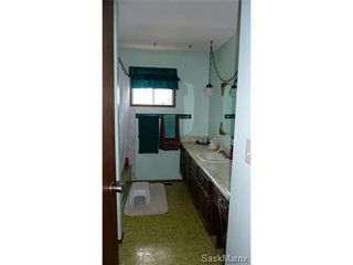 Photo 13: 2006 Central Avenue: Laird Single Family Dwelling for sale (Saskatoon NW)  : MLS®# 430797