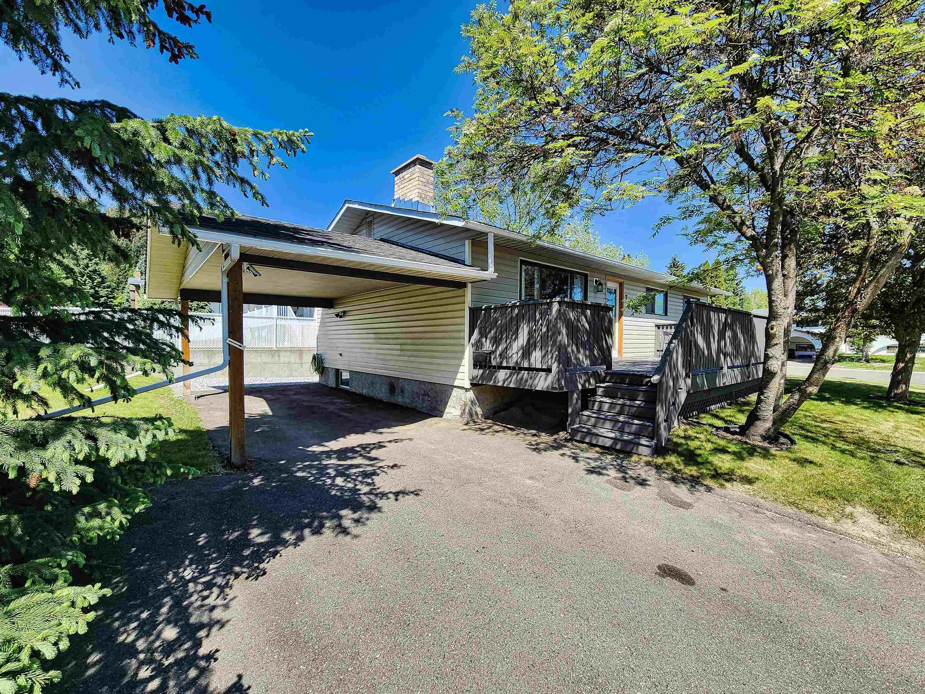 Main Photo: 777 OCHAKWIN Crescent in Prince George: Foothills House for sale (PG City West)  : MLS®# R2782017