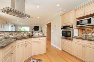Photo 9: 3351 Doncaster Dr in VICTORIA: SE Cedar Hill House for sale (Saanich East)  : MLS®# 810474