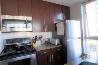 Photo 3: 1209 688 ABBOTT Street in Vancouver: Downtown VW Condo for sale in "Firenze II" (Vancouver West)  : MLS®# R2519088