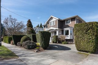 Photo 1: 305 SIXTH Avenue in New Westminster: GlenBrooke North House for sale : MLS®# R2861696