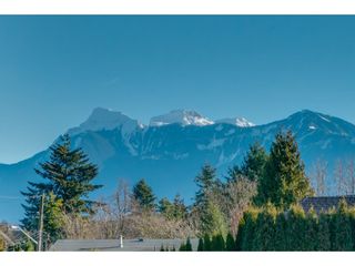 Photo 6: 209 46021 SECOND Avenue in Chilliwack: Chilliwack E Young-Yale Condo for sale in "The Charleston" : MLS®# R2332755