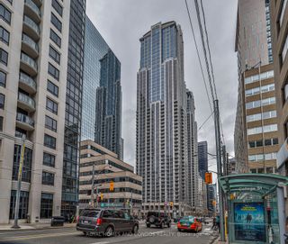 Photo 2: 1815 763 Bay Street in Toronto: Bay Street Corridor Condo for sale (Toronto C01)  : MLS®# C8234394