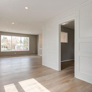 Photo 9: 56 Rundlefield Close NE in Calgary: Rundle Detached for sale : MLS®# A2052186