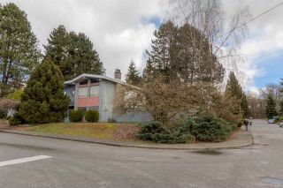 Photo 2: 3384 CARDINAL Drive in Burnaby: Government Road House for sale (Burnaby North)  : MLS®# R2037916