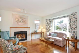 Photo 2: 16170 8A Avenue in Surrey: King George Corridor House for sale in "MCNALLY CREEK" (South Surrey White Rock)  : MLS®# R2343251
