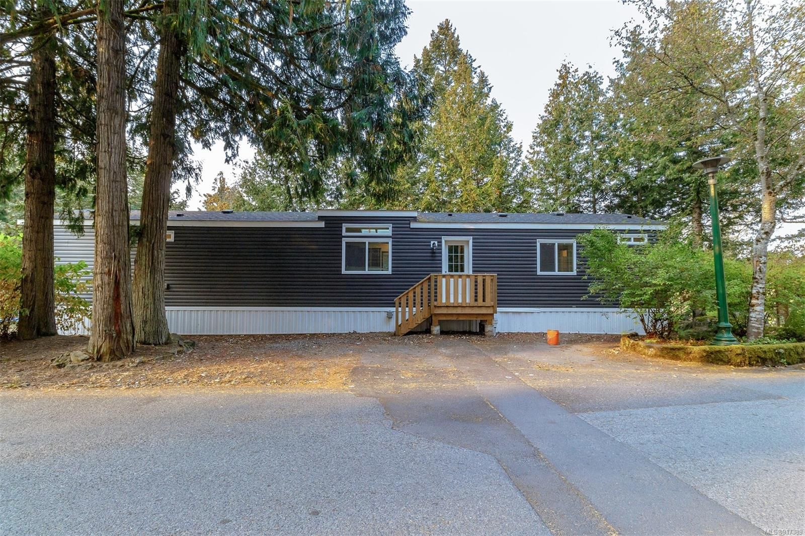 Main Photo: 15 25 Maki Rd in Nanaimo: Na Chase River Manufactured Home for sale : MLS®# 917389