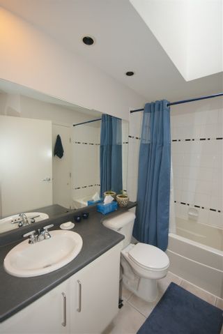 Photo 11: 7430 MAGNOLIA Terrace in Burnaby: Highgate Townhouse for sale in "CAMARILLO" (Burnaby South)  : MLS®# R2080942
