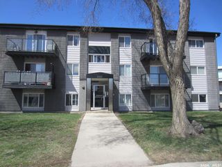 Photo 1: 1 1017 NORTHUMBERLAND Avenue in Saskatoon: Massey Place Residential for sale : MLS®# SK928397