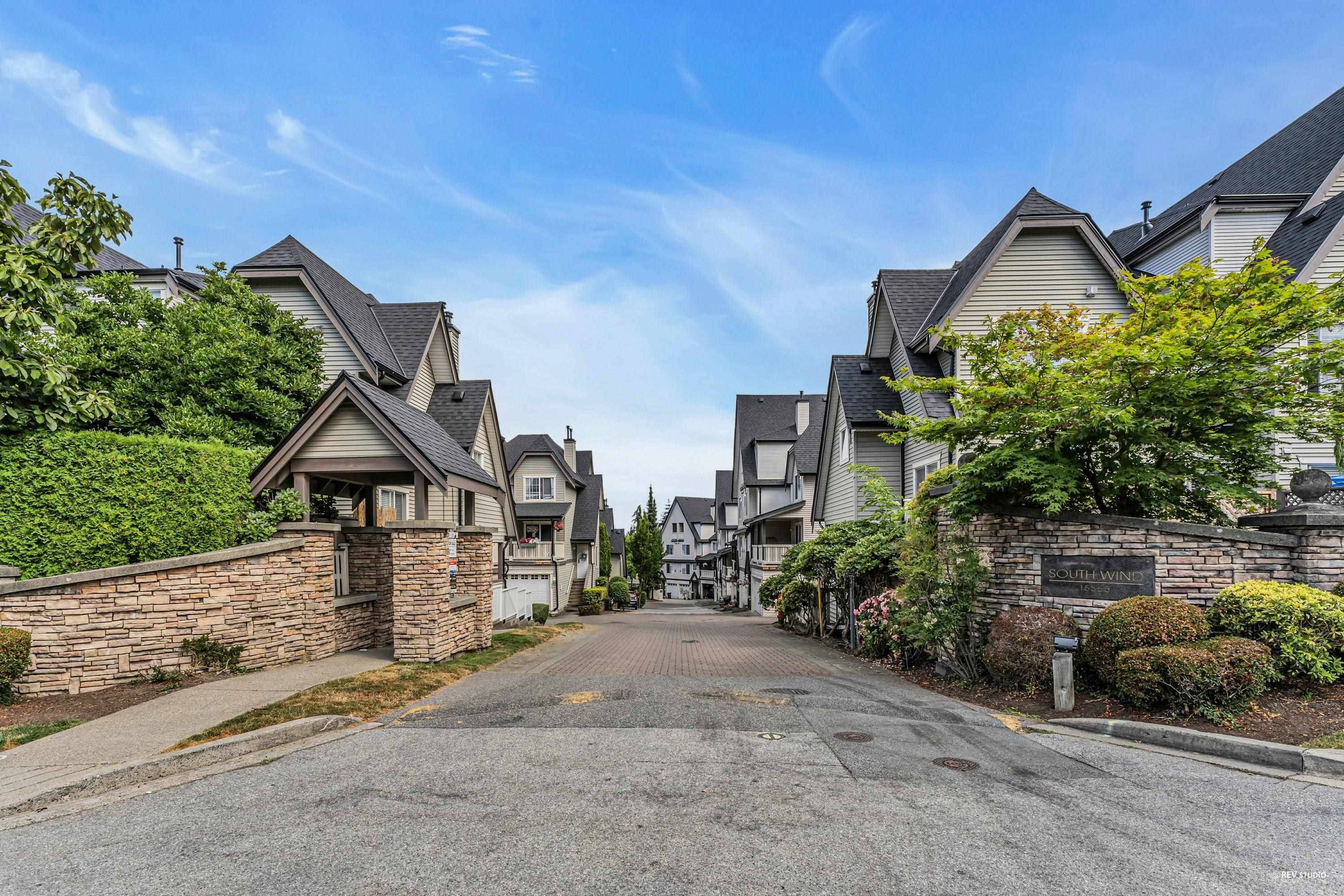 Main Photo: 17 15355 26 Avenue in Surrey: King George Corridor Townhouse for sale (South Surrey White Rock)  : MLS®# R2713870