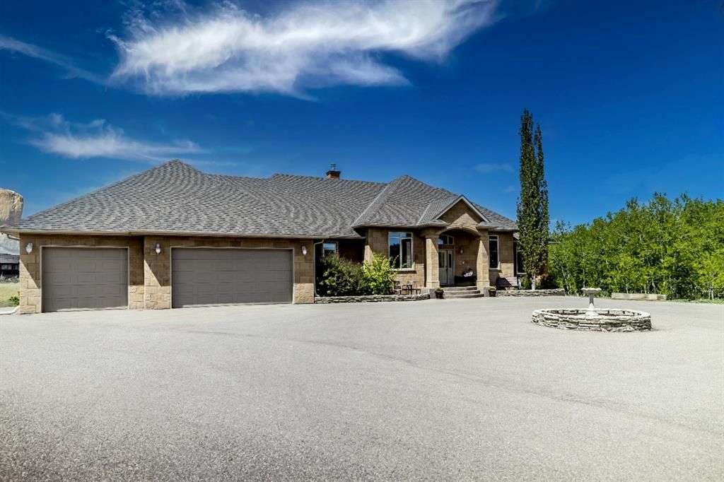 Main Photo: 274101 60 Street E: Rural Foothills County Detached for sale : MLS®# A1224540