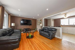 Photo 6: 745 Robin Hood Crescent in Winnipeg: East Kildonan Residential for sale (3B)  : MLS®# 202205604