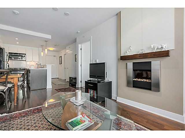 Main Photo: 600 160 W 3RD Street in North Vancouver: Lower Lonsdale Condo for sale in "ENVY" : MLS®# V1096056