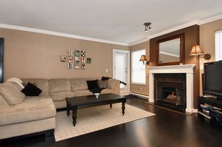 Photo 2: 203 15272 20 Avenue in Windsor Court: Home for sale : MLS®# F1010971