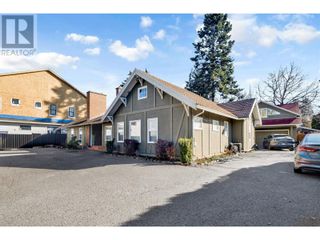 Main Photo: 2065 Long Street in Kelowna: House for sale : MLS®# 10308791
