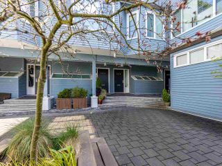 Photo 2: 1674 ARBUTUS Street in Vancouver: Kitsilano Townhouse for sale in "Arbutus Court" (Vancouver West)  : MLS®# R2561294