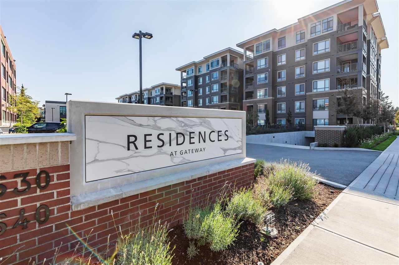 Main Photo: 403 33530 MAYFAIR Avenue in Abbotsford: Central Abbotsford Condo for sale in "Residences at Gateway" : MLS®# R2400073