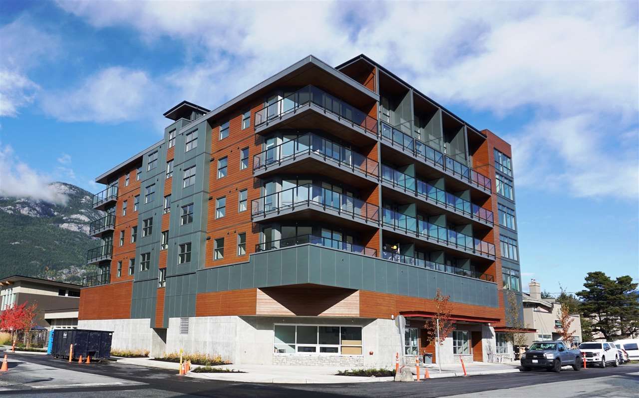 Main Photo: 602 38013 THIRD Avenue in Squamish: Downtown SQ Condo for sale in "THE LAUREN" : MLS®# R2458199