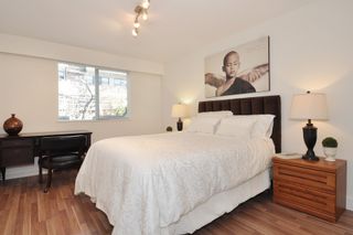 Photo 8: 111 270 W 3RD Street in North Vancouver: Lower Lonsdale Condo for sale in "HAMPTON COURT" : MLS®# R2151454
