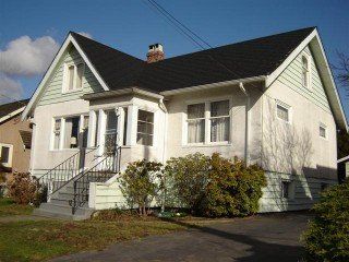 Photo 1: 623 4Th Street in New Westminster: Home for sale